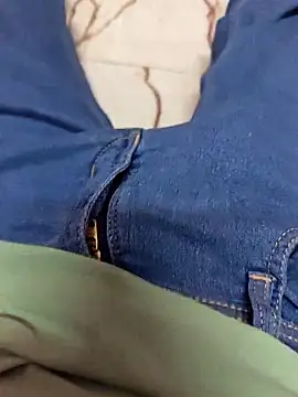 Snapshot of AqueousCrepe chatting on 02.14.26 AqueousCrepe online show from 02.14.26