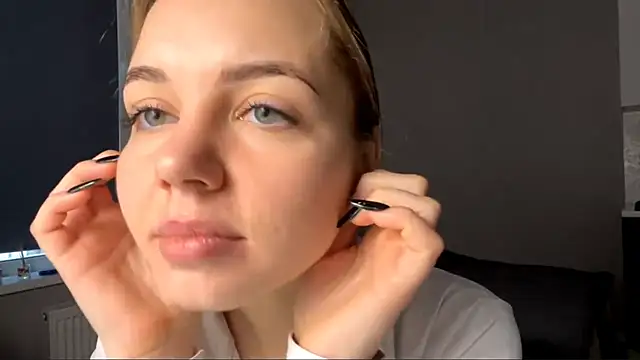 AliceQueenGirl online show from 01.14.26