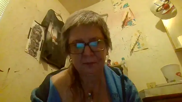 Snapshot of becky1111 chatting on 04.05.26 becky1111 online show from 04.05.26