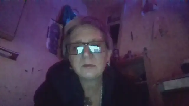 Snapshot of becky1111 chatting on 04.08.26 becky1111 online show from 04.08.26