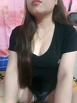 Snapshot of lanahotvn chatting on 12.18.25 lanahotvn online show from 12.18.25