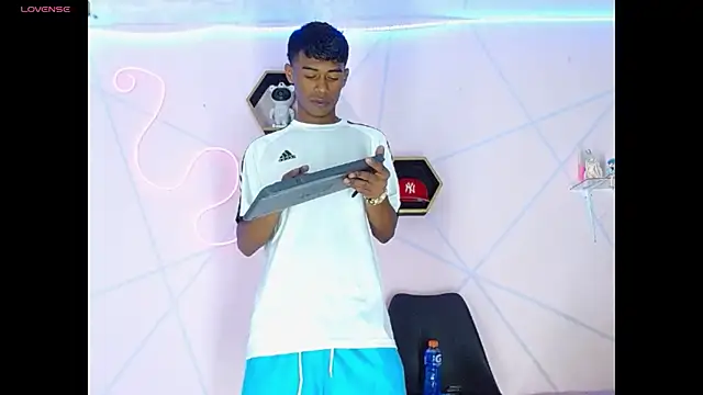 Yoim Williams online show from 12.21.25