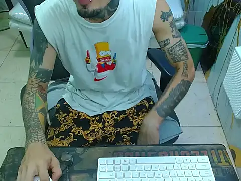 Snapshot of Boy_tatto77 chatting on 05.02.26 Boy tatto77 online show from 05.02.26
