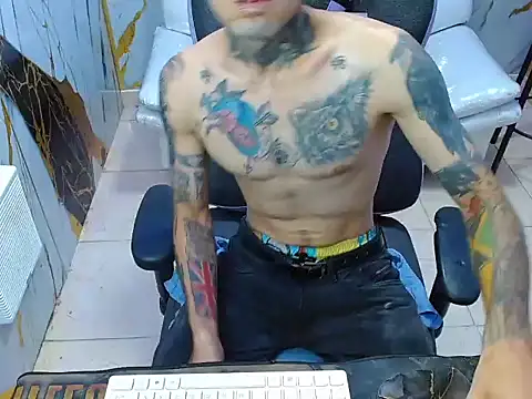 Snapshot of Boy_tatto77 chatting on 06.10.26 Boy tatto77 online show from 06.10.26