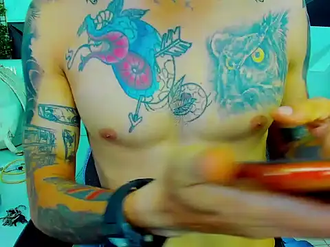 Snapshot of Boy_tatto77 chatting on 06.12.26 Boy tatto77 online show from 06.12.26