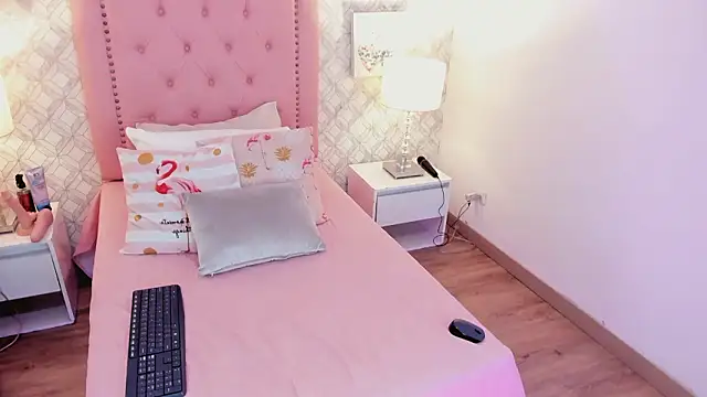 amber  ferrera online show from 02.03.26