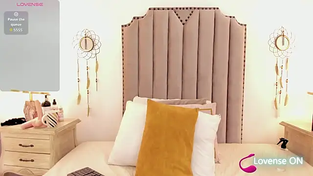 amber  ferrera online show from 04.11.26