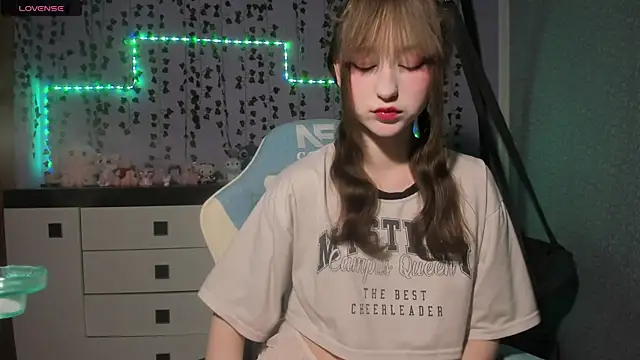 Snapshot of Yoonhee_ki chatting on 07.04.26 Yoonhee ki online show from 07.04.26