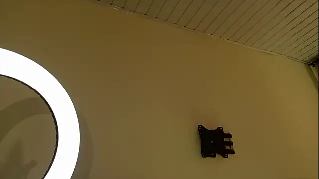 Alannadumont  online show from 02.18.26