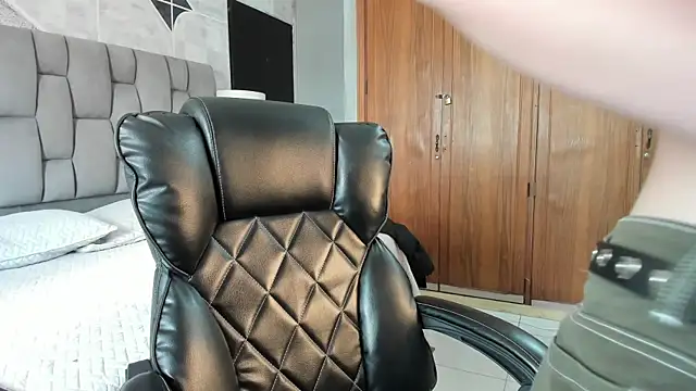 ChannelWhitee  online show from 01.07.26