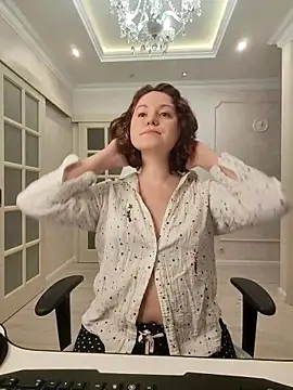 Snapshot of LondonMiley chatting on 02.02.26 LondonMiley online show from 02.02.26