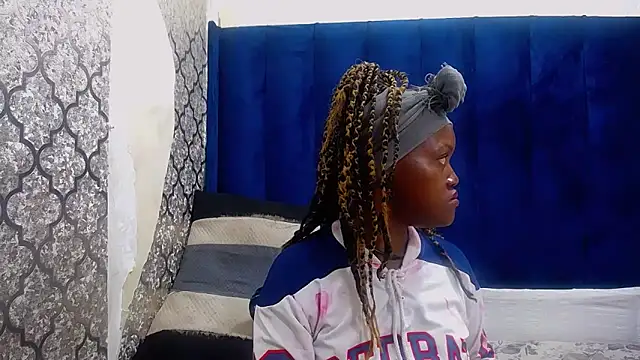 DarkBeauty33 online show from 01.15.26