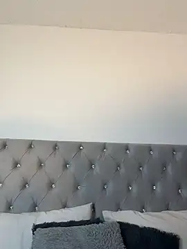 izzybelmonth12 online show from 03.19.26