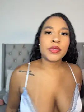 izzybelmonth12 online show from 04.17.26