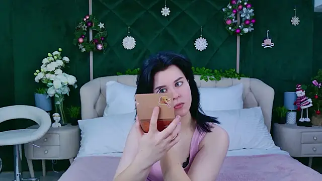 Snapshot of Milana_Cold chatting on 01.08.26 Milana Cold online show from 01.08.26