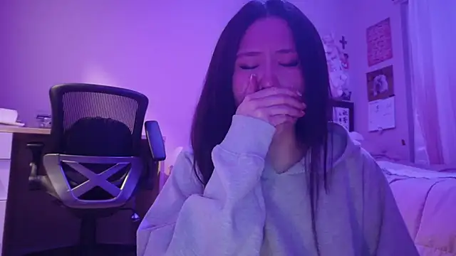 Snapshot of luvvivii chatting on 02.11.26 luvvivii online show from 02.11.26