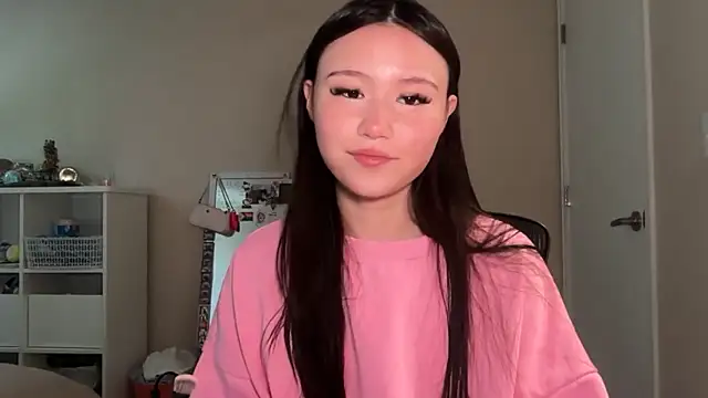 luvvivii online show from 05.16.26