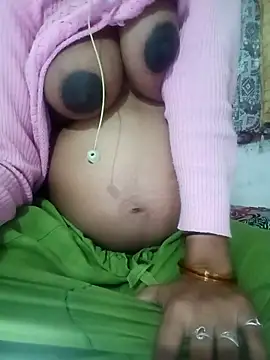 Snapshot of mantraverma chatting on 12.23.25 mantraverma online show from 12.23.25