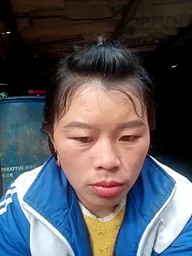 Snapshot of chloe-ri chatting on 12.23.25 chloe-ri online show from 12.23.25