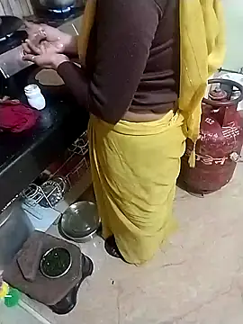 Snapshot of kaamuk_madhu chatting on 12.20.25 kaamuk madhu online show from 12.20.25