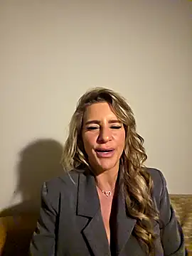 Snapshot of LaLynn chatting on 03.01.26 LaLynn online show from 03.01.26