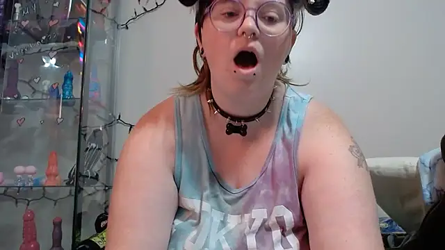 Snapshot of Pupghostt chatting on 06.05.26 Pupghostt online show from 06.05.26