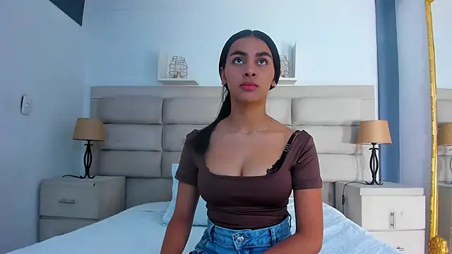 ManuelaEvans  online show from 01.06.26