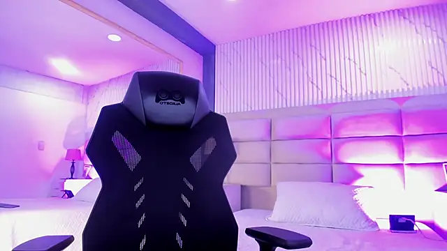 ManuelaEvans  online show from 02.16.26