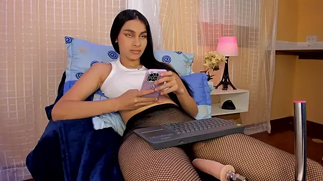 ManuelaEvans  online show from 04.17.26