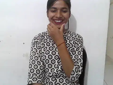 Snapshot of anaya_kumari chatting on 12.21.25 anaya kumari online show from 12.21.25