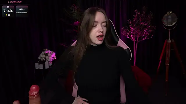 Velouraa online show from 03.20.26