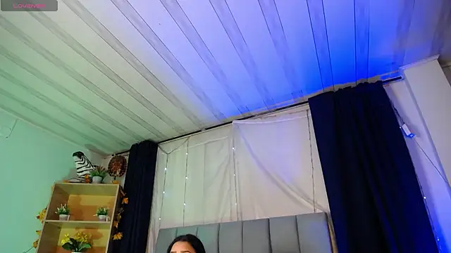 Emilyy05  online show from 12.23.25