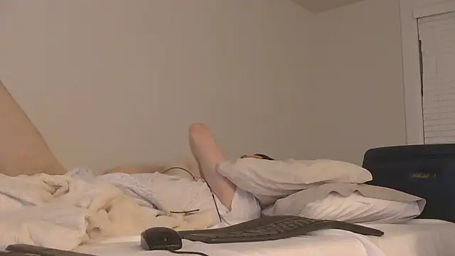 Snapshot of SissyJosh chatting on 06.11.26 SissyJosh online show from 06.11.26