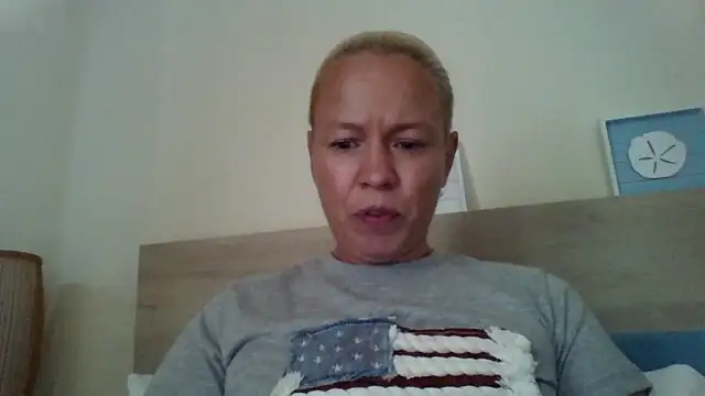 Snapshot of jennyblondeuk chatting on 04.20.26 jennyblondeuk online show from 04.20.26