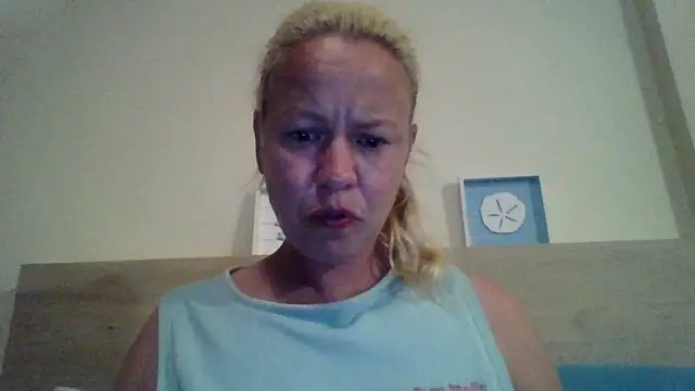 Snapshot of jennyblondeuk chatting on 04.29.26 jennyblondeuk online show from 04.29.26