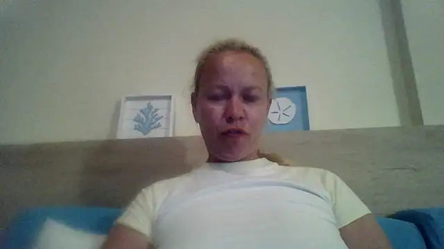 Snapshot of jennyblondeuk chatting on 04.30.26 jennyblondeuk online show from 04.30.26