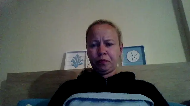 Snapshot of jennyblondeuk chatting on 05.11.26 jennyblondeuk online show from 05.11.26