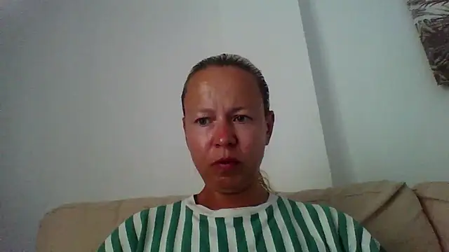 Snapshot of jennyblondeuk chatting on 06.08.26 jennyblondeuk online show from 06.08.26
