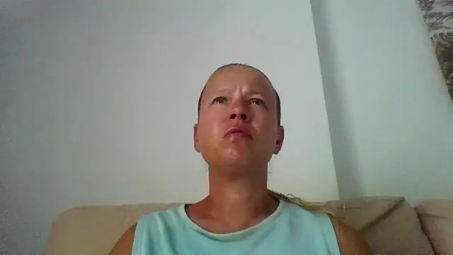 Snapshot of jennyblondeuk chatting on 06.09.26 jennyblondeuk online show from 06.09.26