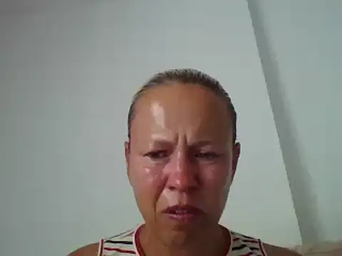 Snapshot of jennyblondeuk chatting on 06.15.26 jennyblondeuk online show from 06.15.26