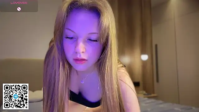 Snapshot of steffi_meoww chatting on 05.18.26 steffi meoww online show from 05.18.26