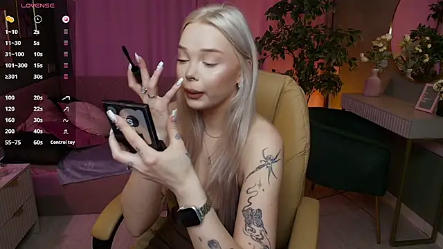 Leslie Caronn online show from 04.21.26