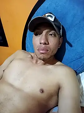 Snapshot of arciangel chatting on 12.21.25 arciangel online show from 12.21.25