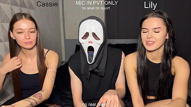 Snapshot of girls_secrets chatting on 02.16.26 girls secrets online show from 02.16.26