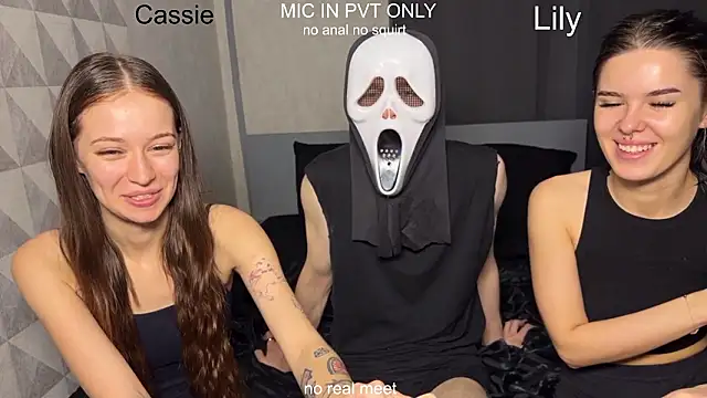 Snapshot of girls_secrets chatting on 02.17.26 girls secrets online show from 02.17.26