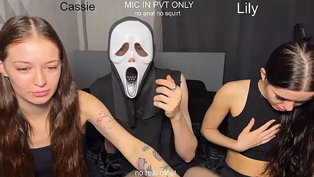 Snapshot of girls_secrets chatting on 02.21.26 girls secrets online show from 02.21.26