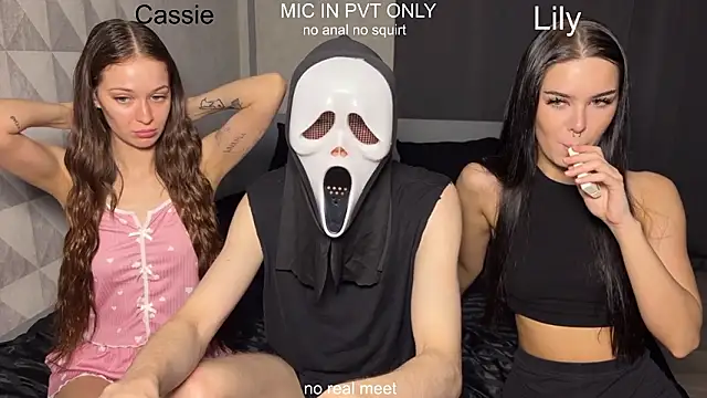 Snapshot of girls_secrets chatting on 02.22.26 girls secrets online show from 02.22.26