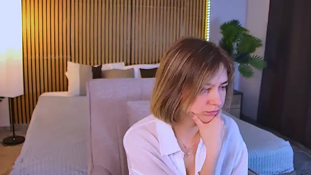 EmeraldGlow online show from 04.16.26