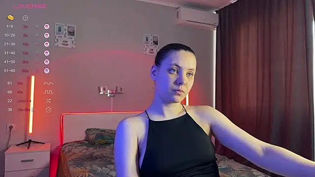 Snapshot of Katherine___Ross chatting on 05.25.26 Katherine Ross online show from 05.25.26