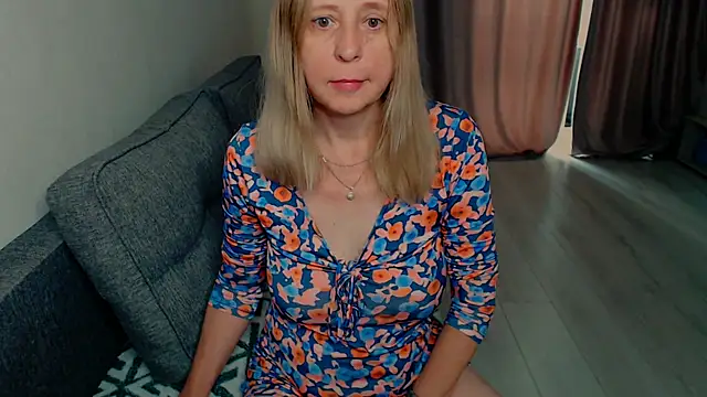 Snapshot of MiLenaMilf chatting on 06.21.26 MiLenaMilf online show from 06.21.26
